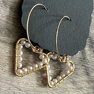 Hypoallergenic Pearl & Gold Heart Dangle Earrings